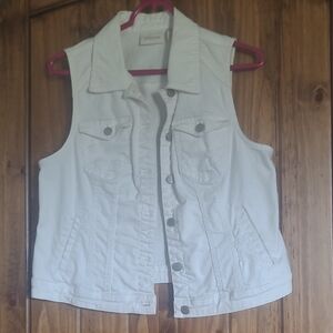 Chico's White Sleeveless Denim Vest. Size 1